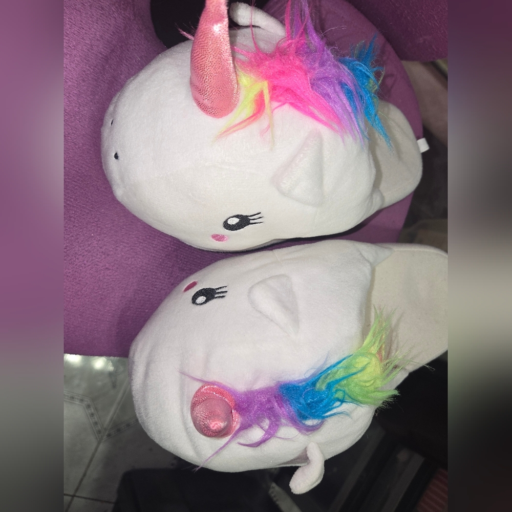 Unicorn Slippers Sz S 5/6 New